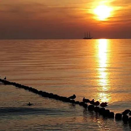 Max & Monika Nur 250m Zum *