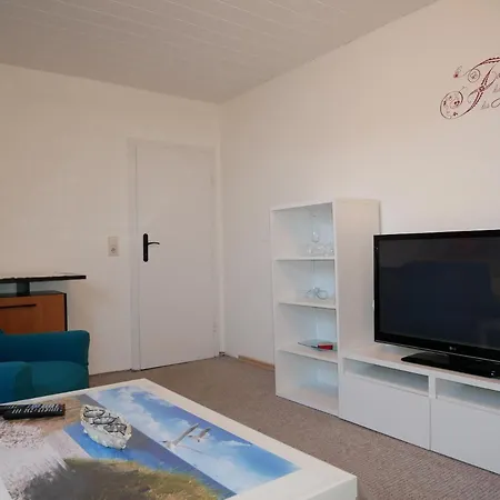 Max & Monika Nur 250m Zum