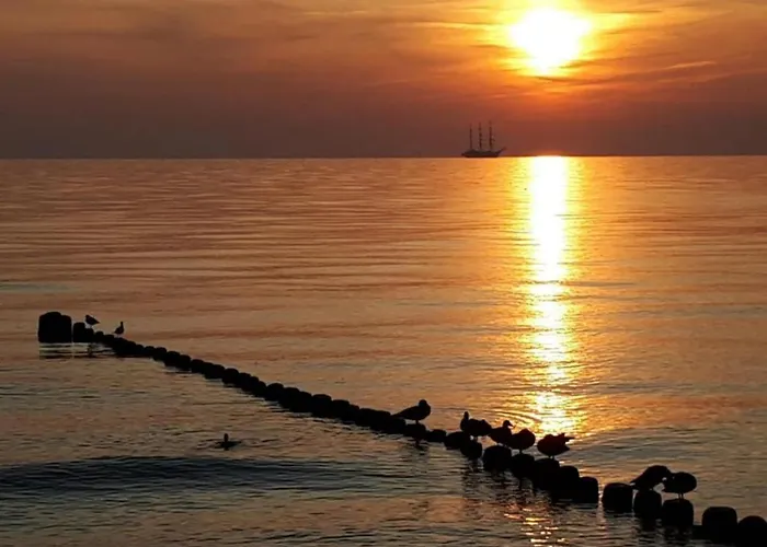 Max & Monika Nur 250m Zum *